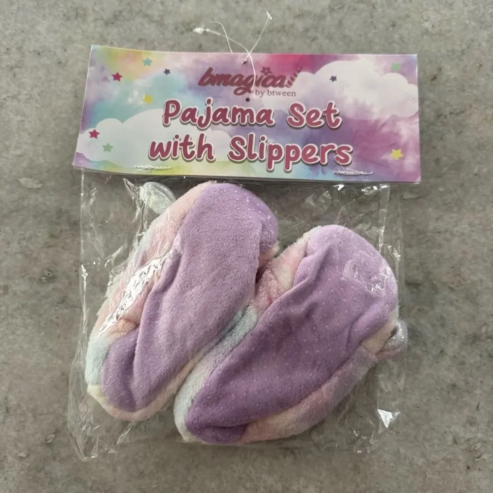 BMagical by Btween Unicorn Pastel Rainbow Fuzzy Slippers 2T NWT